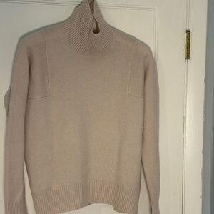 Athleta oversized women's Wool/Cashmere blend turtleneck sweater in cream XS